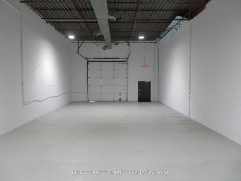 723 Garyray Dr, Toronto, M9L 1R2 | Image 3