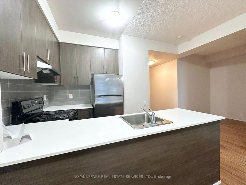 1003 - 188 Clark Blvd, Brampton, L6T 0J2 | Image 3