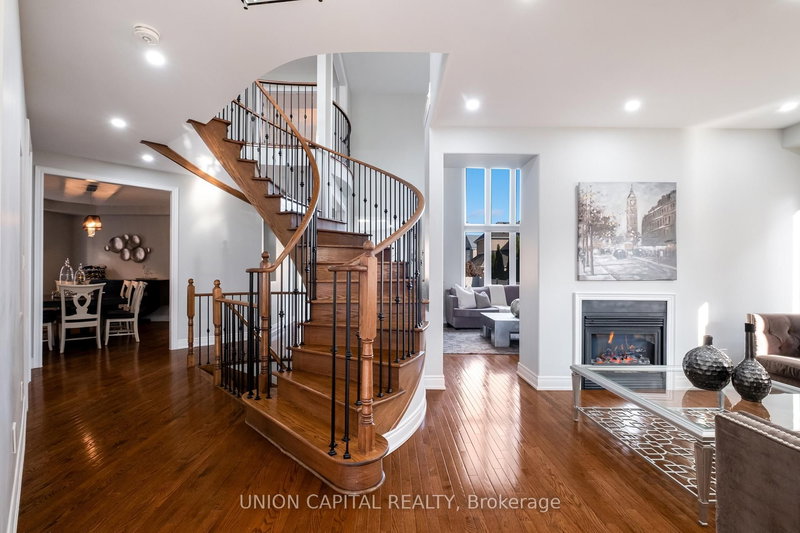 67 Royal West Dr, Brampton, L6X 0Z8 | Image 3