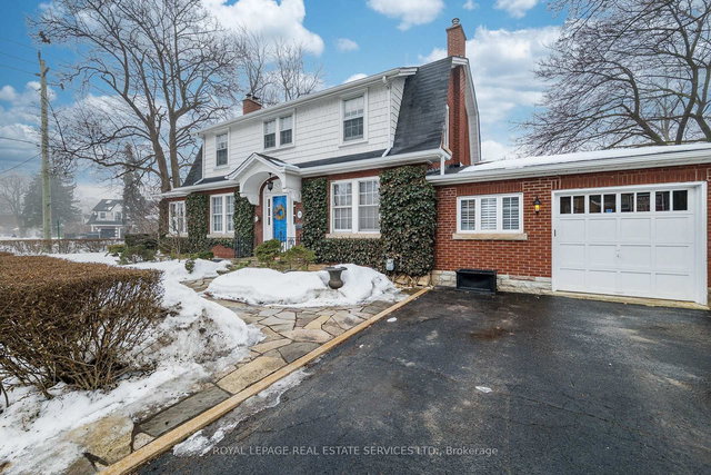 99 Elizabeth Street S