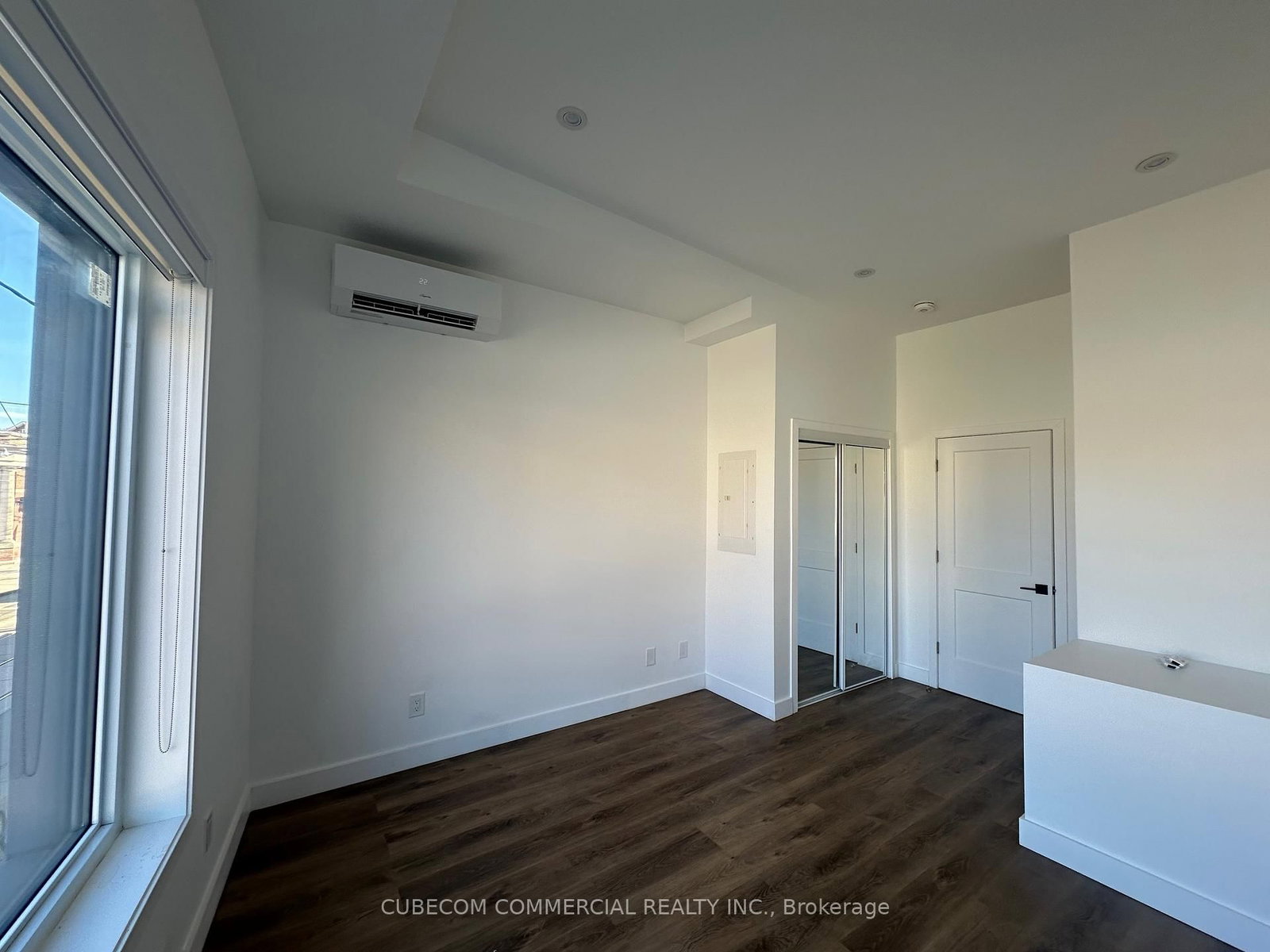 2219 Dundas Street W - Photo 8