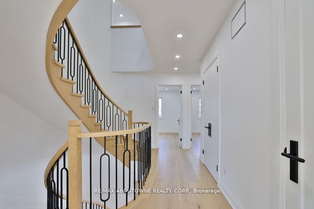 Townhouse for sale at 63 Tradewind Drive, Oakville, Ontario, L6L 6K8 - Bronte - MLS: W12865776