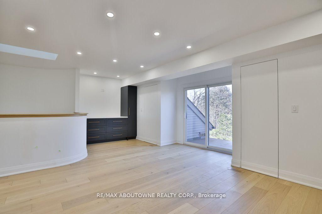 Townhouse for sale at 63 Tradewind Drive, Oakville, Ontario, L6L 6K8 - Bronte - MLS: W12865776