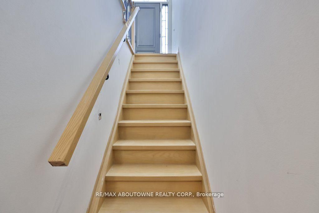 Townhouse for sale at 63 Tradewind Drive, Oakville, Ontario, L6L 6K8 - Bronte - MLS: W12865776