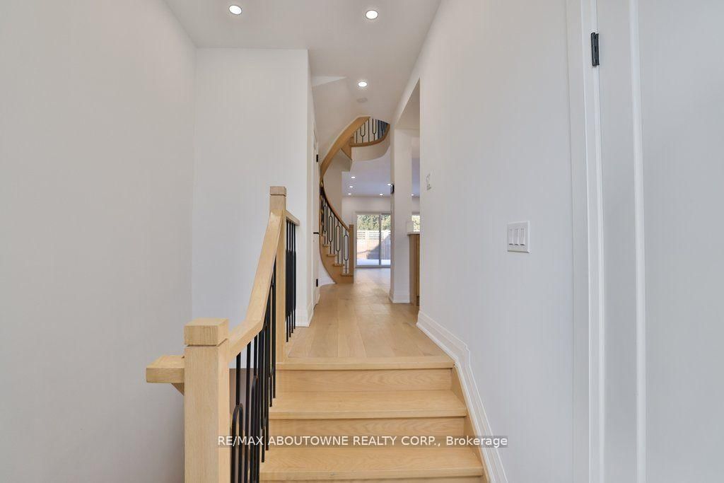 Townhouse for sale at 63 Tradewind Drive, Oakville, Ontario, L6L 6K8 - Bronte - MLS: W12865776