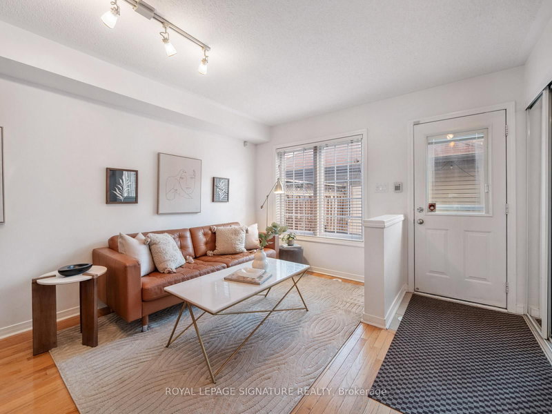 985 Roselawn Ave, Toronto, M6B 4M9 | Image 3