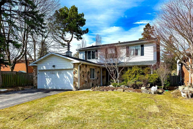 1924 Steepbank Crescent