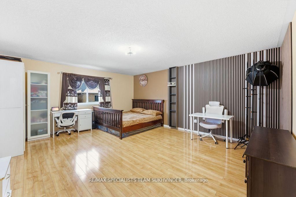 Detached House for sale at 13 El Camino Way, Brampton, Ontario, L7A 3C4 - Fletcher's Meadow - MLS: W12866262