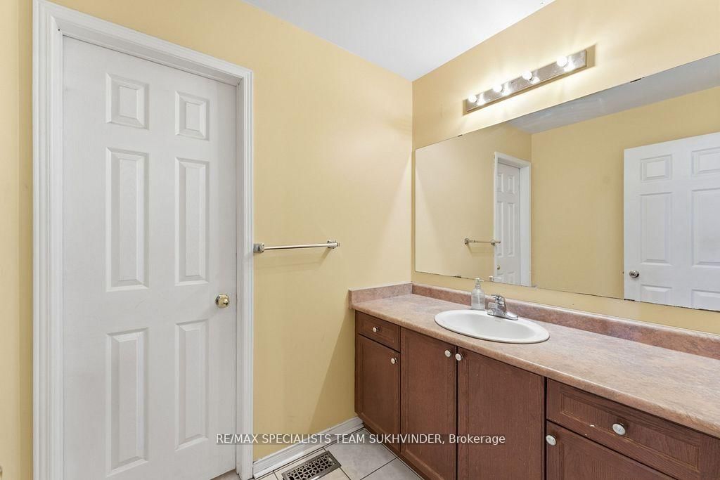 Detached House for sale at 13 El Camino Way, Brampton, Ontario, L7A 3C4 - Fletcher's Meadow - MLS: W12866262