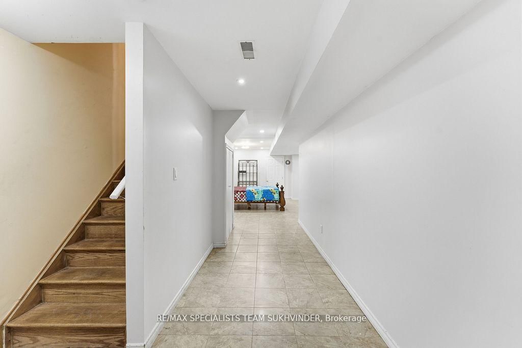 Detached House for sale at 13 El Camino Way, Brampton, Ontario, L7A 3C4 - Fletcher's Meadow - MLS: W12866262