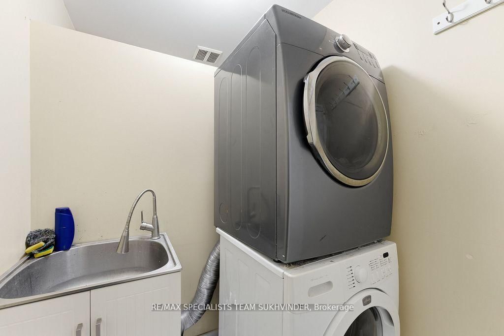 Detached House for sale at 13 El Camino Way, Brampton, Ontario, L7A 3C4 - Fletcher's Meadow - MLS: W12866262