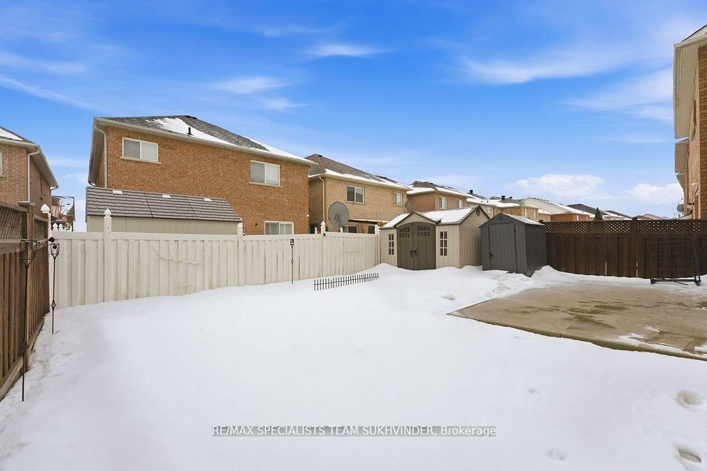 Detached House for sale at 13 El Camino Way, Brampton, Ontario, L7A 3C4 - Fletcher's Meadow - MLS: W12866262