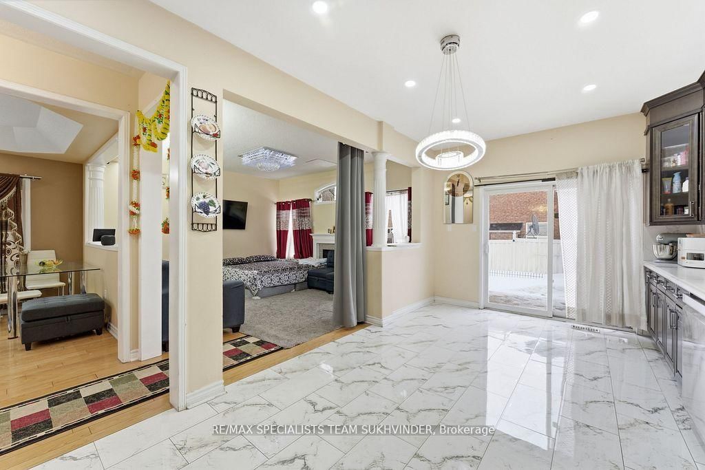 Detached House for sale at 13 El Camino Way, Brampton, Ontario, L7A 3C4 - Fletcher's Meadow - MLS: W12866262