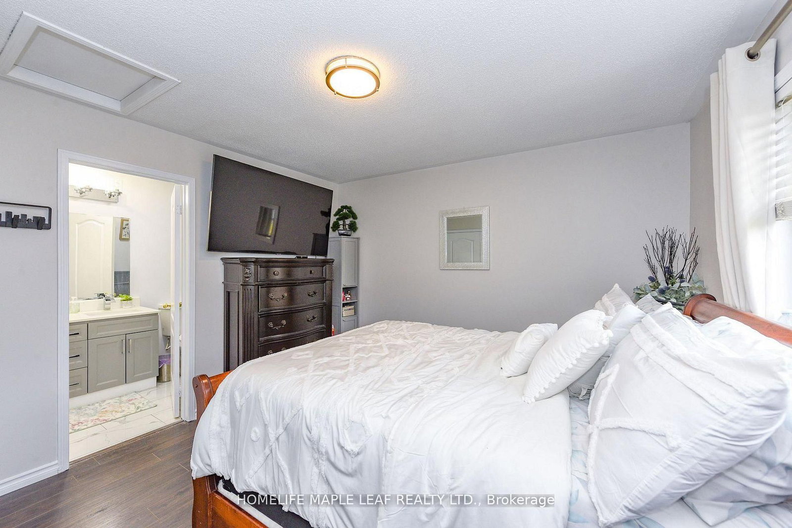 Detached House for sale at 250 Brisdale Drive, Brampton, Ontario, L7A 2T3 - Fletcher's Meadow - MLS: W12866274