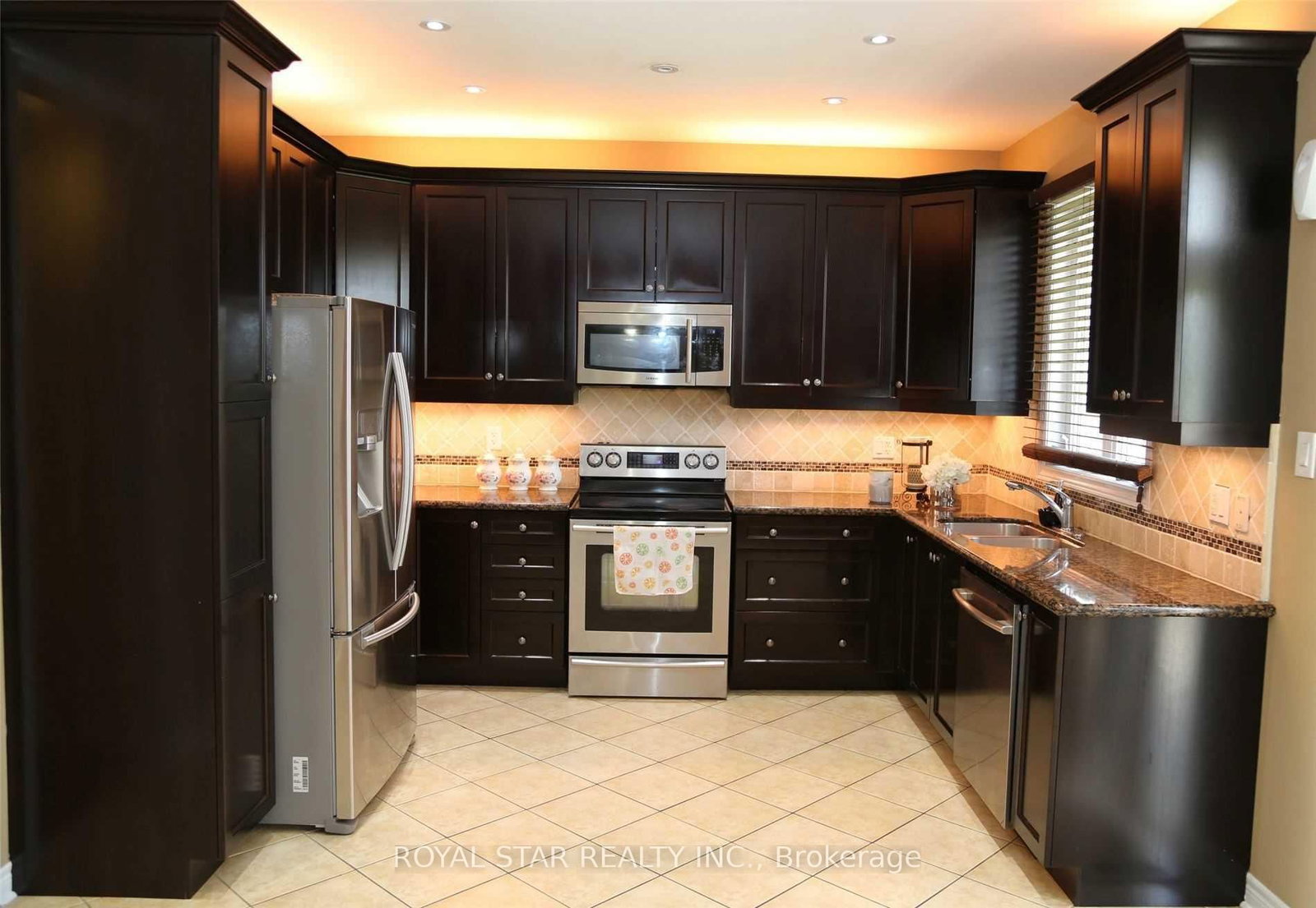 Detached House for sale at 38 Riverglen Street, Brampton, Ontario, L6P 3C1 - Bram East - MLS: W12866340