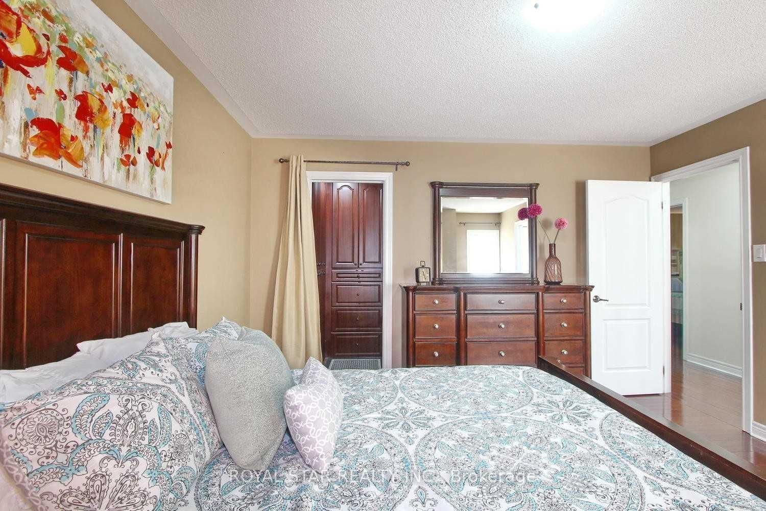 Detached House for sale at 38 Riverglen Street, Brampton, Ontario, L6P 3C1 - Bram East - MLS: W12866340