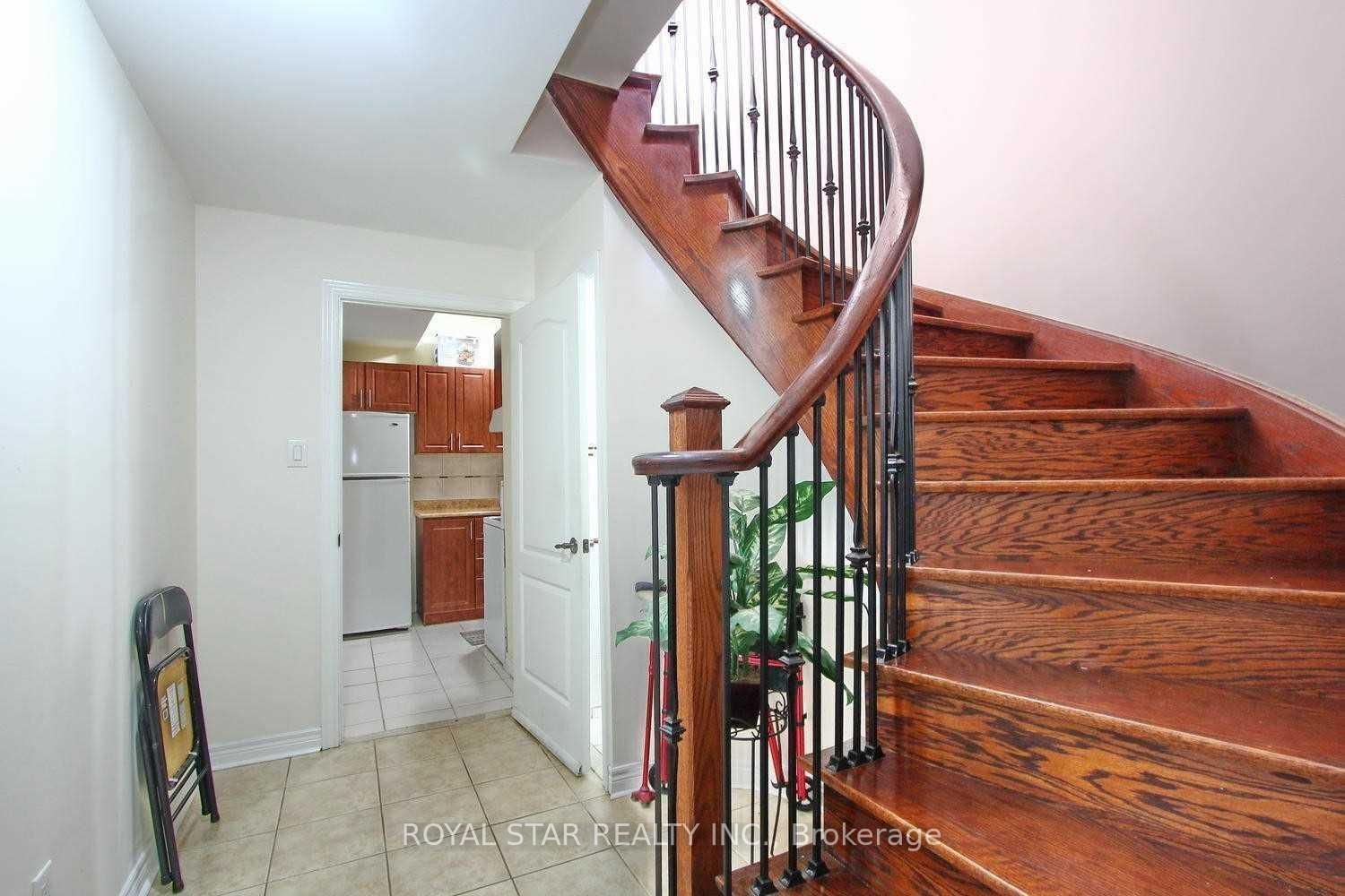 Detached House for sale at 38 Riverglen Street, Brampton, Ontario, L6P 3C1 - Bram East - MLS: W12866340