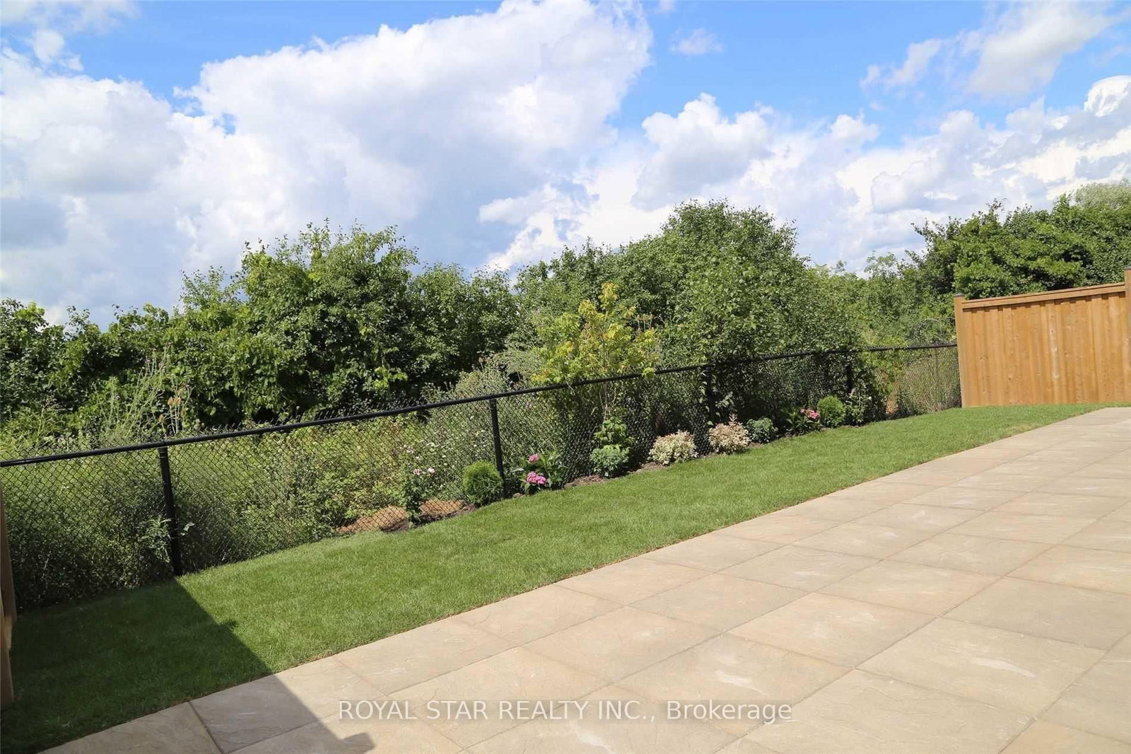 Detached House for sale at 38 Riverglen Street, Brampton, Ontario, L6P 3C1 - Bram East - MLS: W12866340