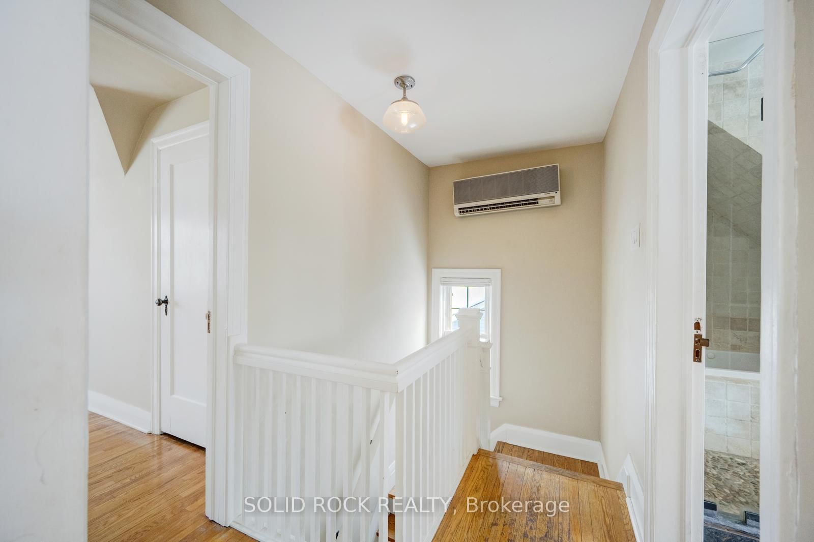 Detached House for sale at 117 Mill Street, Brampton, Ontario, L6Y 1T4 - Downtown Brampton - MLS: W12866482