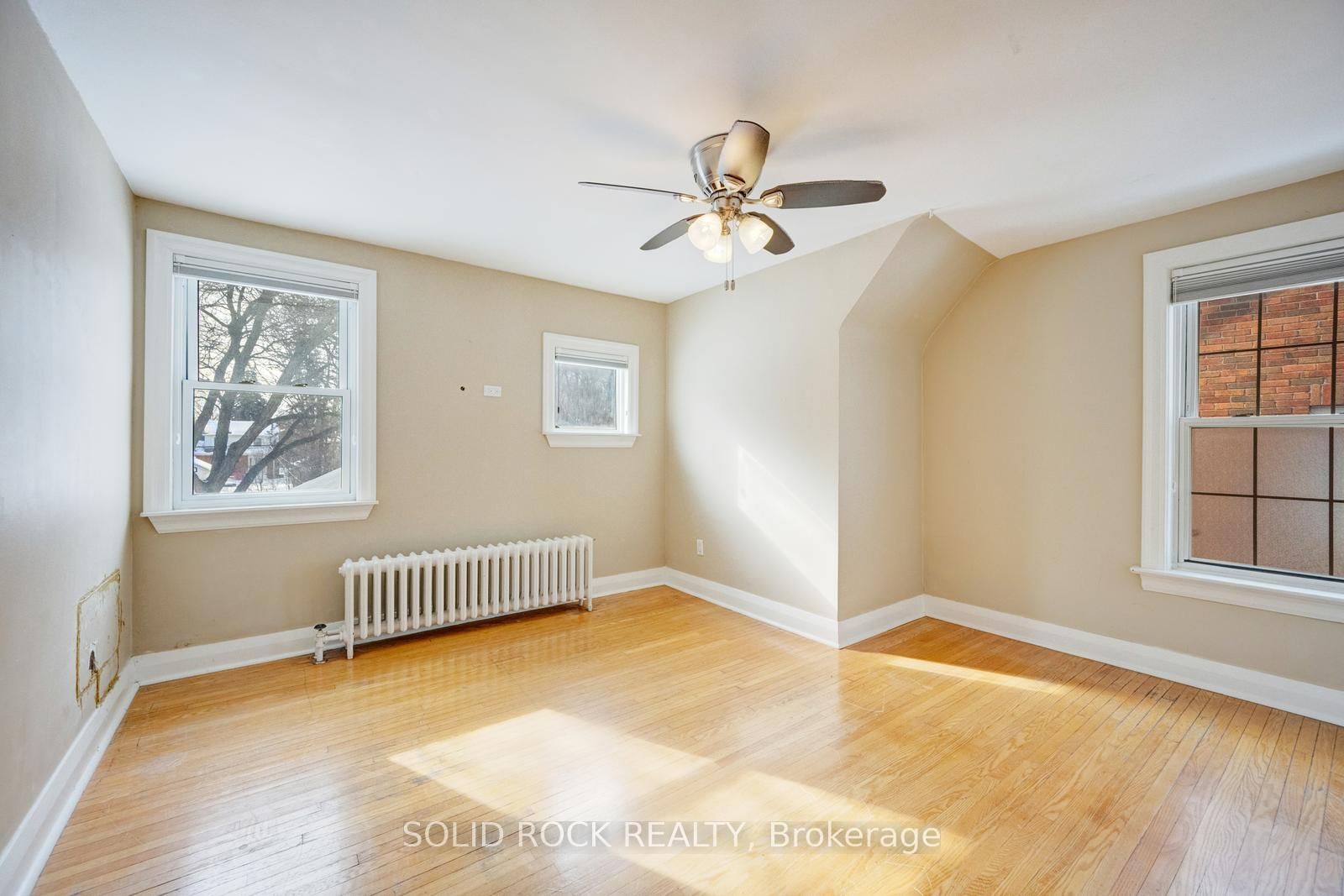 Detached House for sale at 117 Mill Street, Brampton, Ontario, L6Y 1T4 - Downtown Brampton - MLS: W12866482