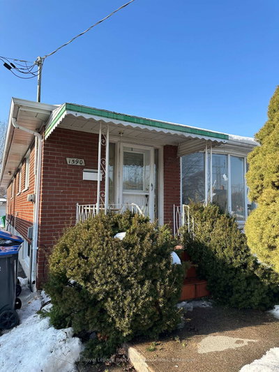 Semi-Detached House leased at Main-1590 Coram Crescent, Mississauga, Ontario, L4X 1K9 - Dixie - MLS: W12866660