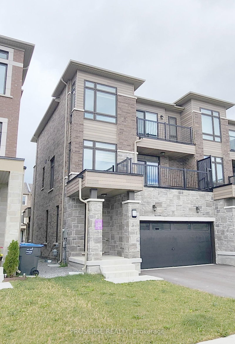 22 Ravenbury St, Brampton, L6P 4P5 | Image 2