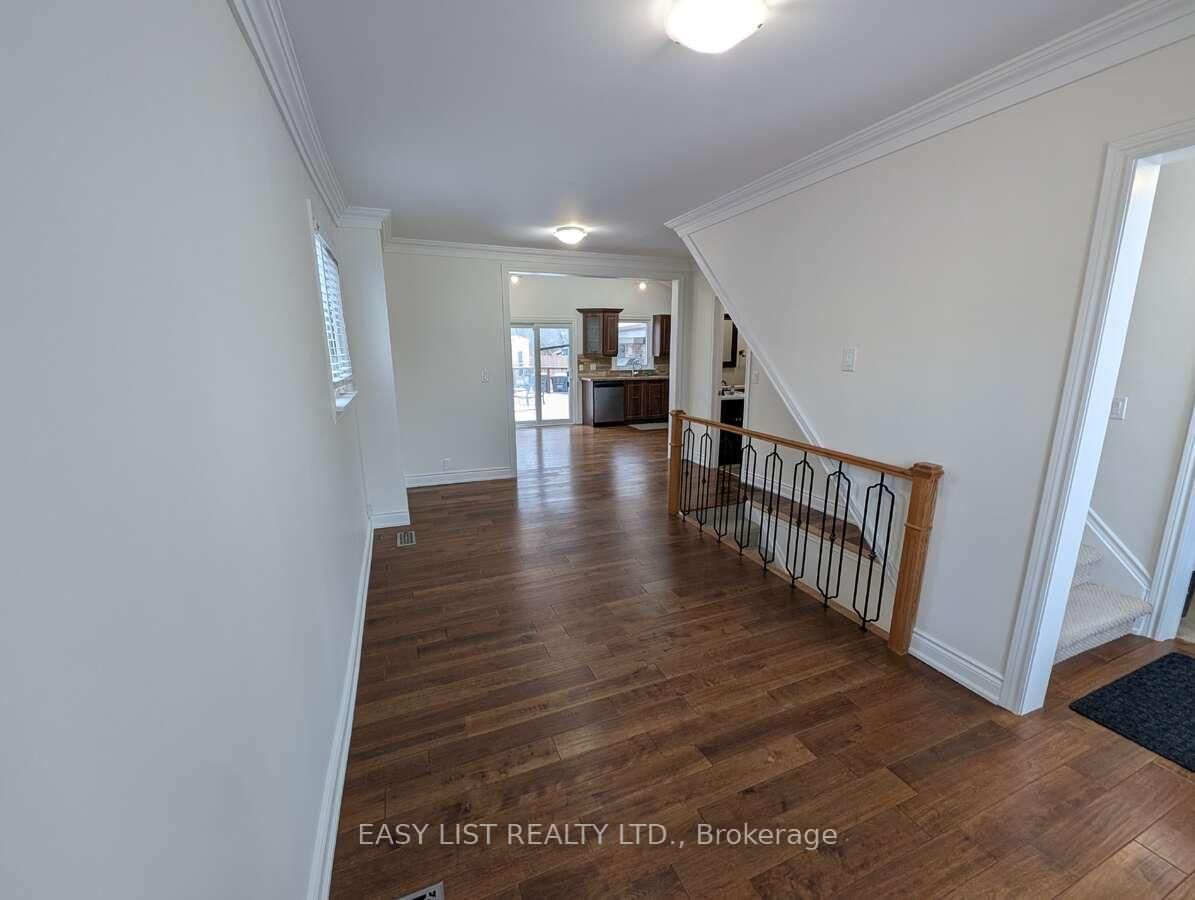 Detached House for sale at 9 Jessie Street, Brampton, Ontario, L6Y 1L3 - Downtown Brampton - MLS: W12867198