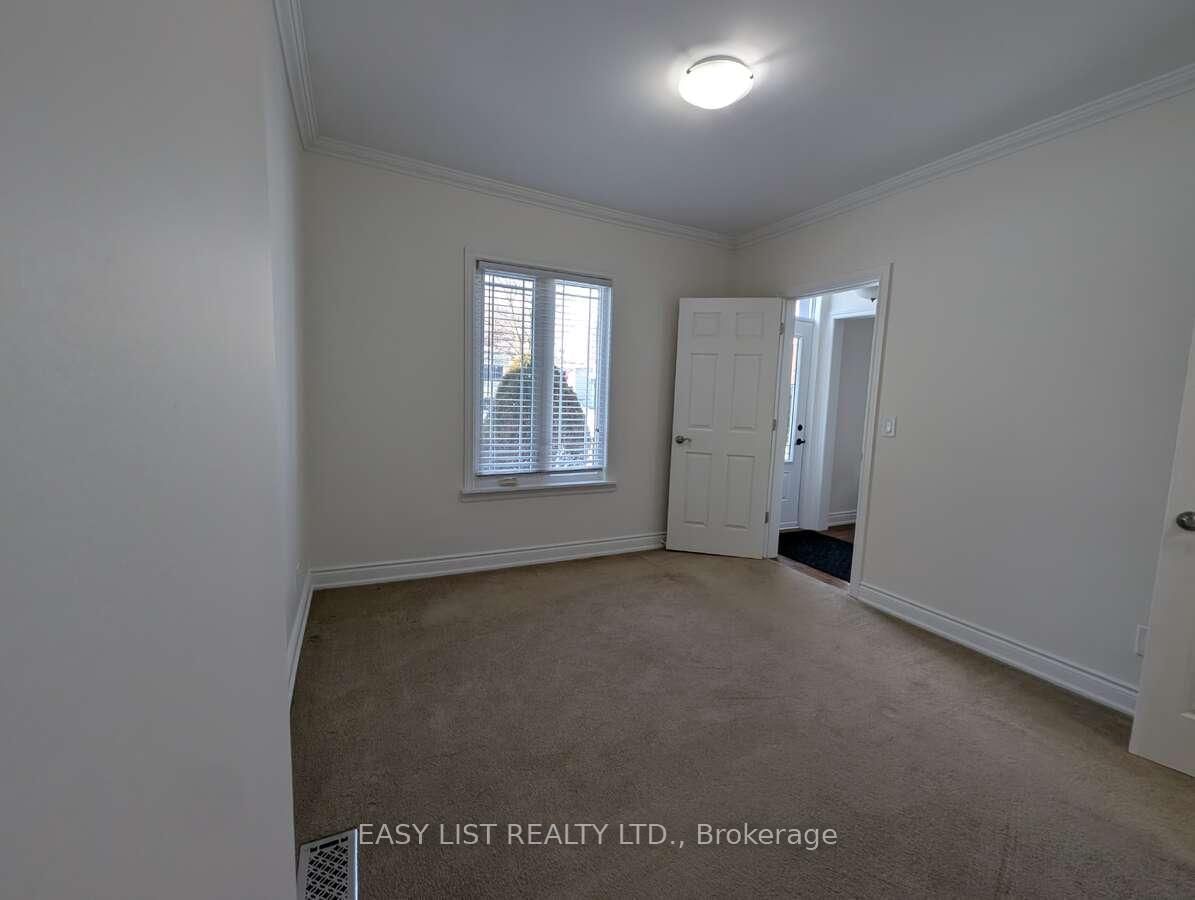 Detached House for sale at 9 Jessie Street, Brampton, Ontario, L6Y 1L3 - Downtown Brampton - MLS: W12867198