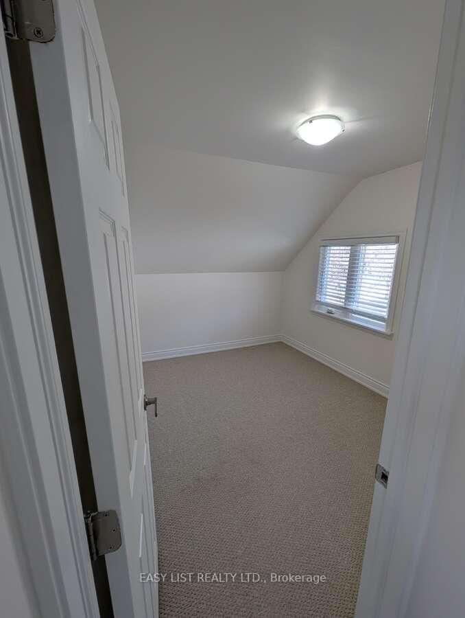 Detached House for sale at 9 Jessie Street, Brampton, Ontario, L6Y 1L3 - Downtown Brampton - MLS: W12867198