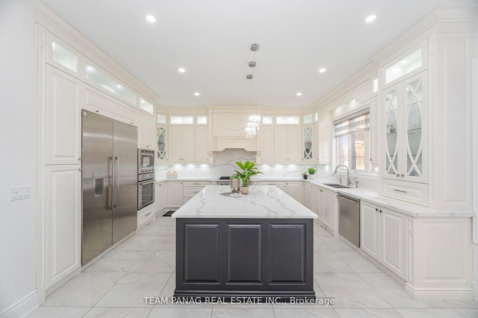 Detached House for sale at 26 Snaresbrook Crescent, Brampton, Ontario, L6P 4G7 - Toronto Gore Rural Estate - MLS: W12867212