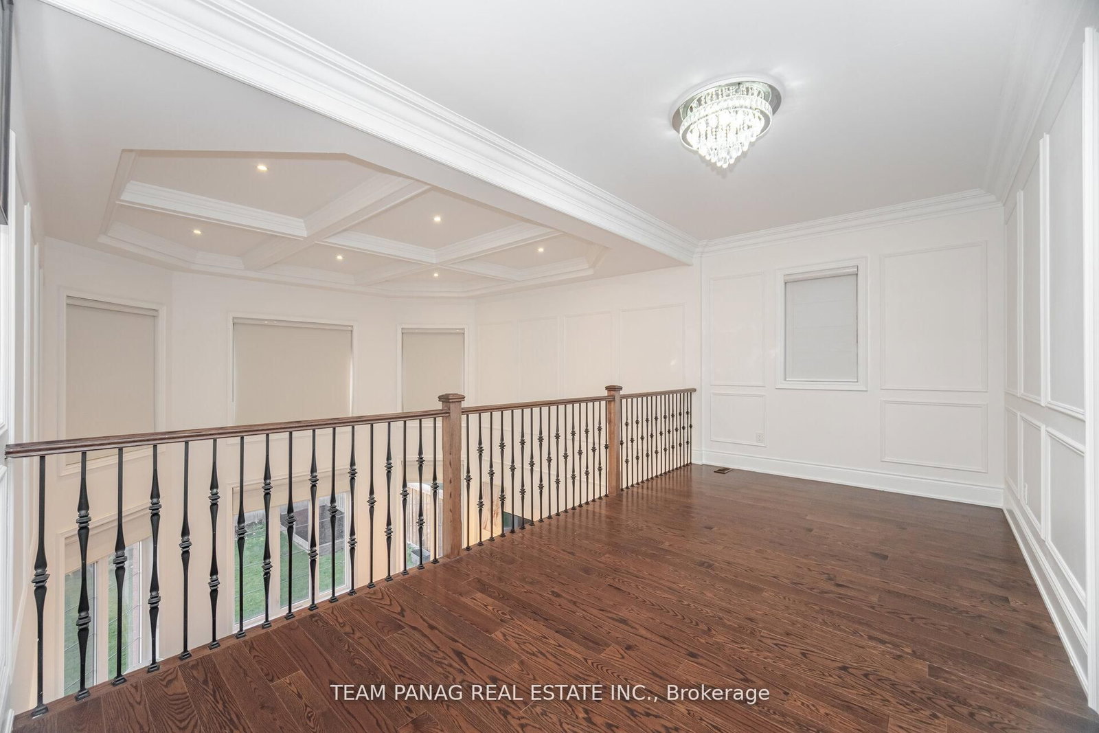 Detached House for sale at 26 Snaresbrook Crescent, Brampton, Ontario, L6P 4G7 - Toronto Gore Rural Estate - MLS: W12867212