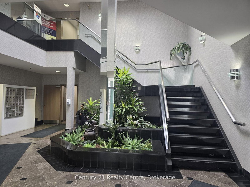 207 - 7895 Tranmere Dr, Mississauga, L5S 1V9 | Image 3