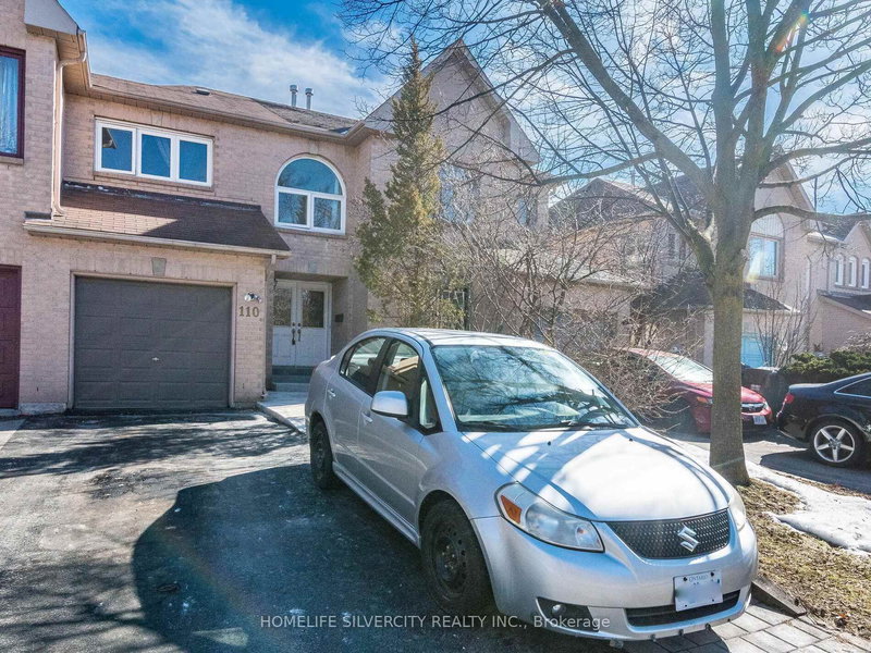 110 Richwood Cres, Brampton, L6X 4K7 | Image 2