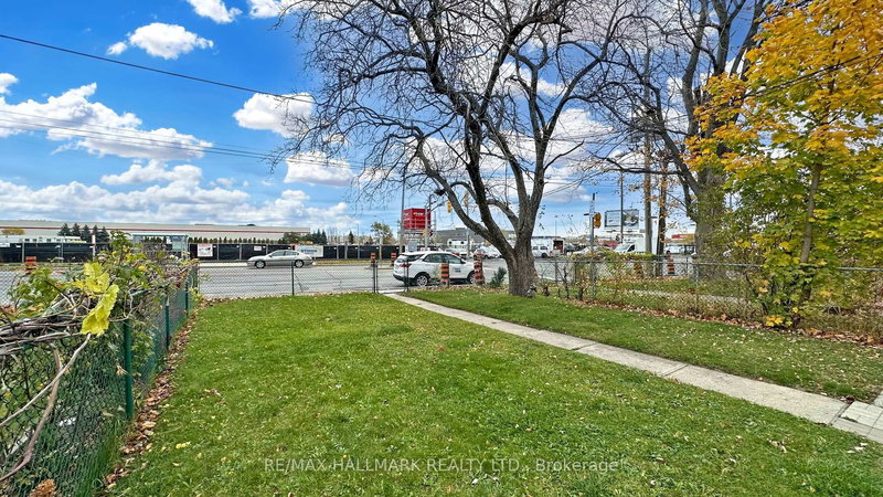 lower - 3572 Dufferin St, Toronto, M3K 1N1 | Image 3