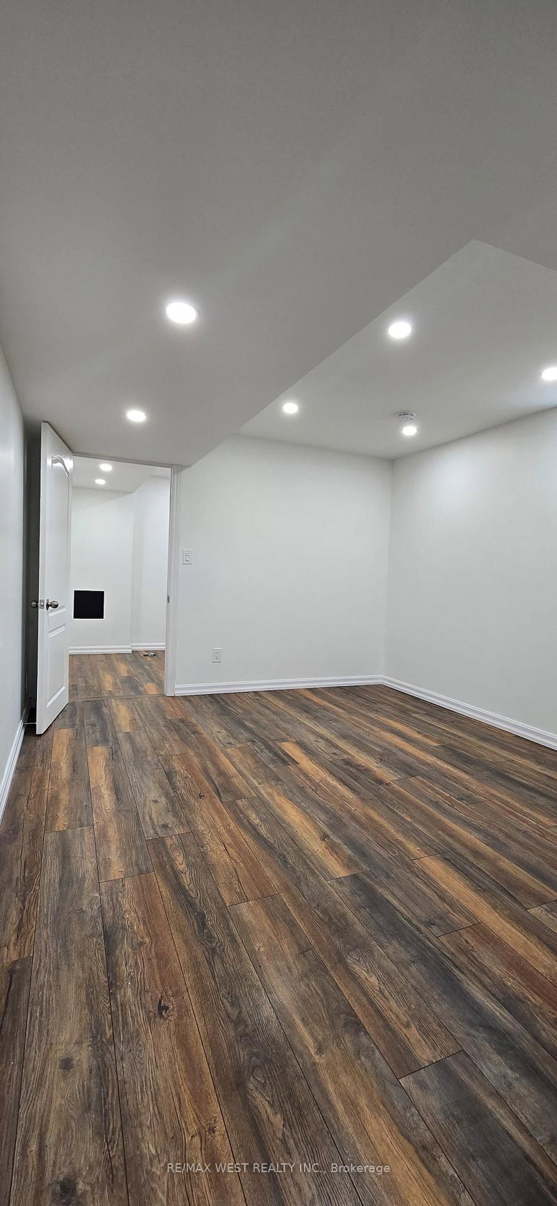 Lower - 126 Earth Star Tr, Brampton, L6R 1A7 | Image 3