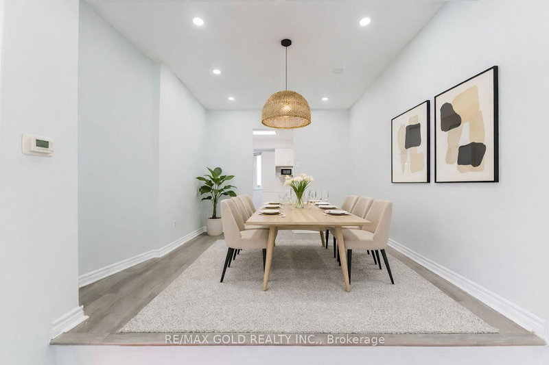 16 Crawford Dr, Brampton, L6V 2C7 | Image 2