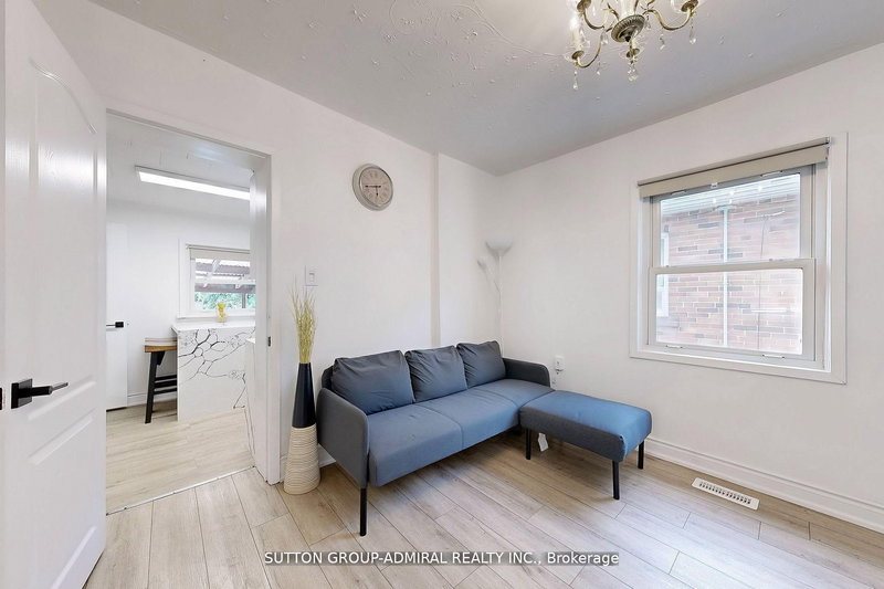 14 Spears St, Toronto, M6N 3X7 | Image 3