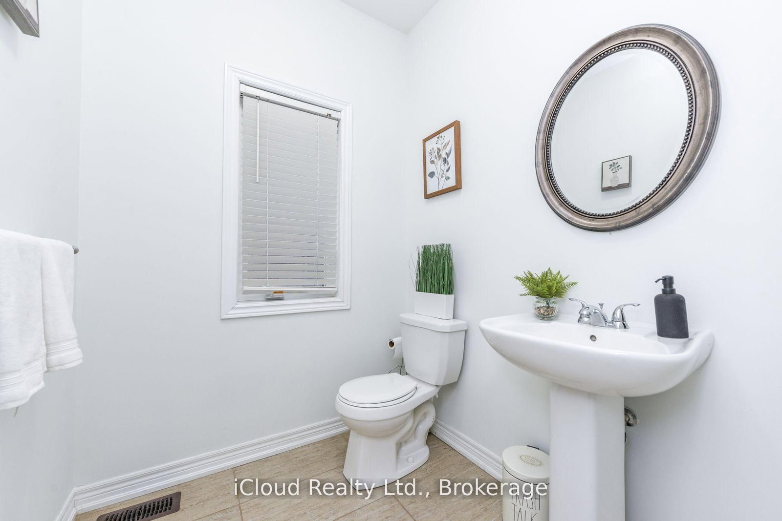 Detached House for sale at 60 Valleyway Drive, Brampton, Ontario, L6X 5G1 - Credit Valley - MLS: W12868244