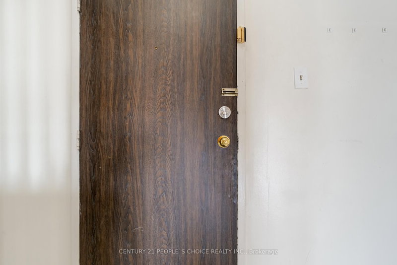 202 - 4 Kings Cross Rd, Brampton, L6T 3X8 | Image 3