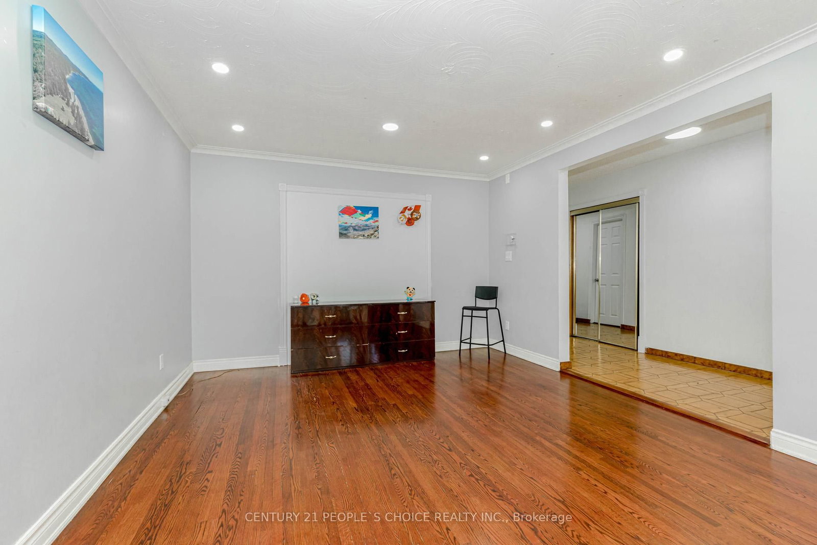 Detached House for sale at 4104 Brandon Gate, Mississauga, Ontario, L4T 3P2 - Malton - MLS: W12868406