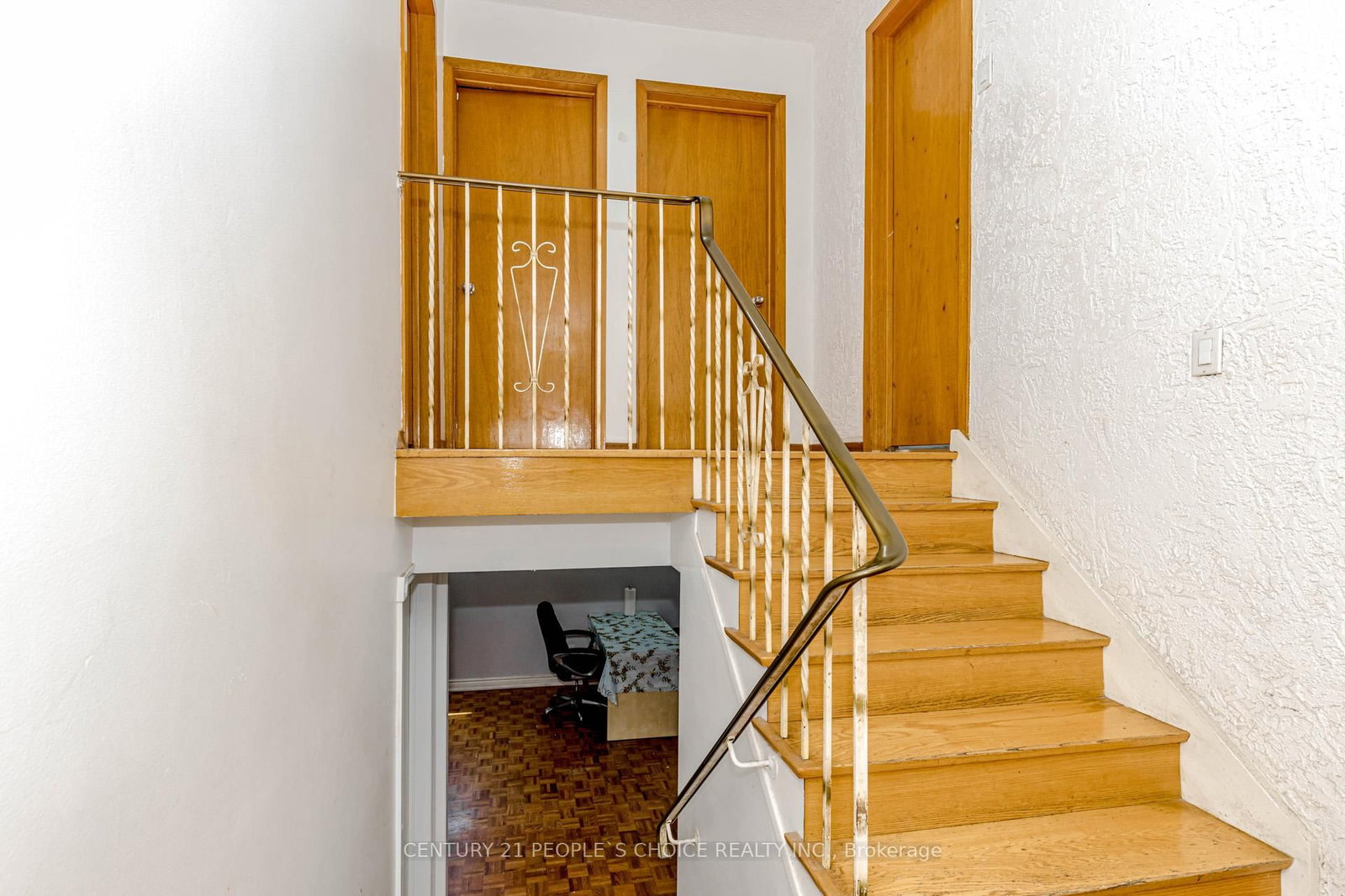 Detached House for sale at 4104 Brandon Gate, Mississauga, Ontario, L4T 3P2 - Malton - MLS: W12868406