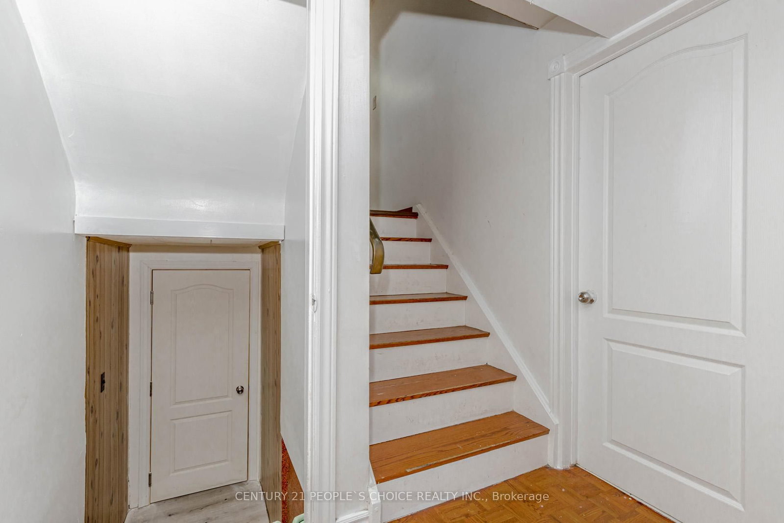 Detached House for sale at 4104 Brandon Gate, Mississauga, Ontario, L4T 3P2 - Malton - MLS: W12868406