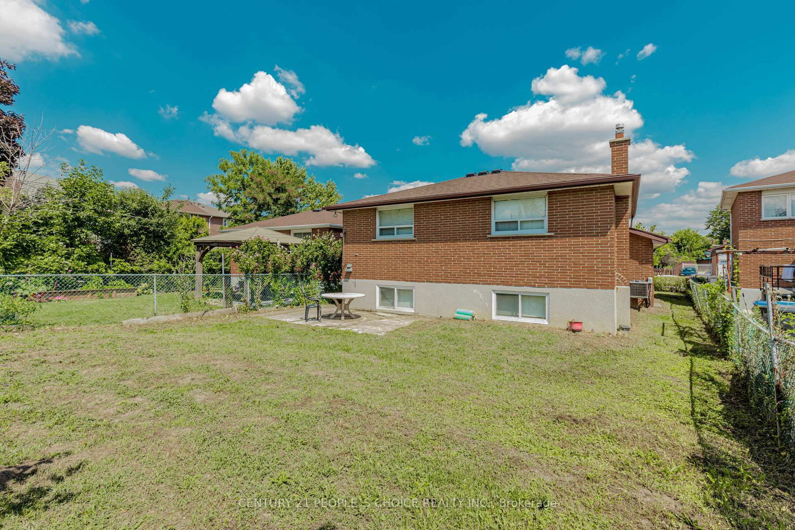 Detached House for sale at 4104 Brandon Gate, Mississauga, Ontario, L4T 3P2 - Malton - MLS: W12868406