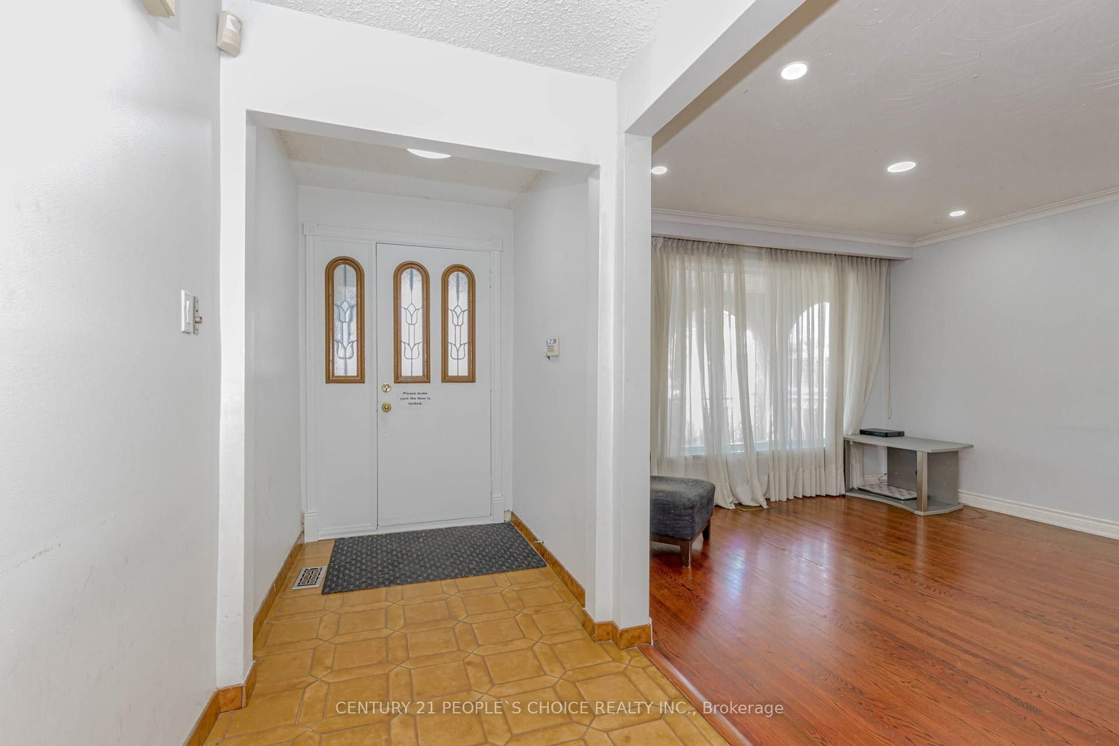 Detached House for sale at 4104 Brandon Gate, Mississauga, Ontario, L4T 3P2 - Malton - MLS: W12868406