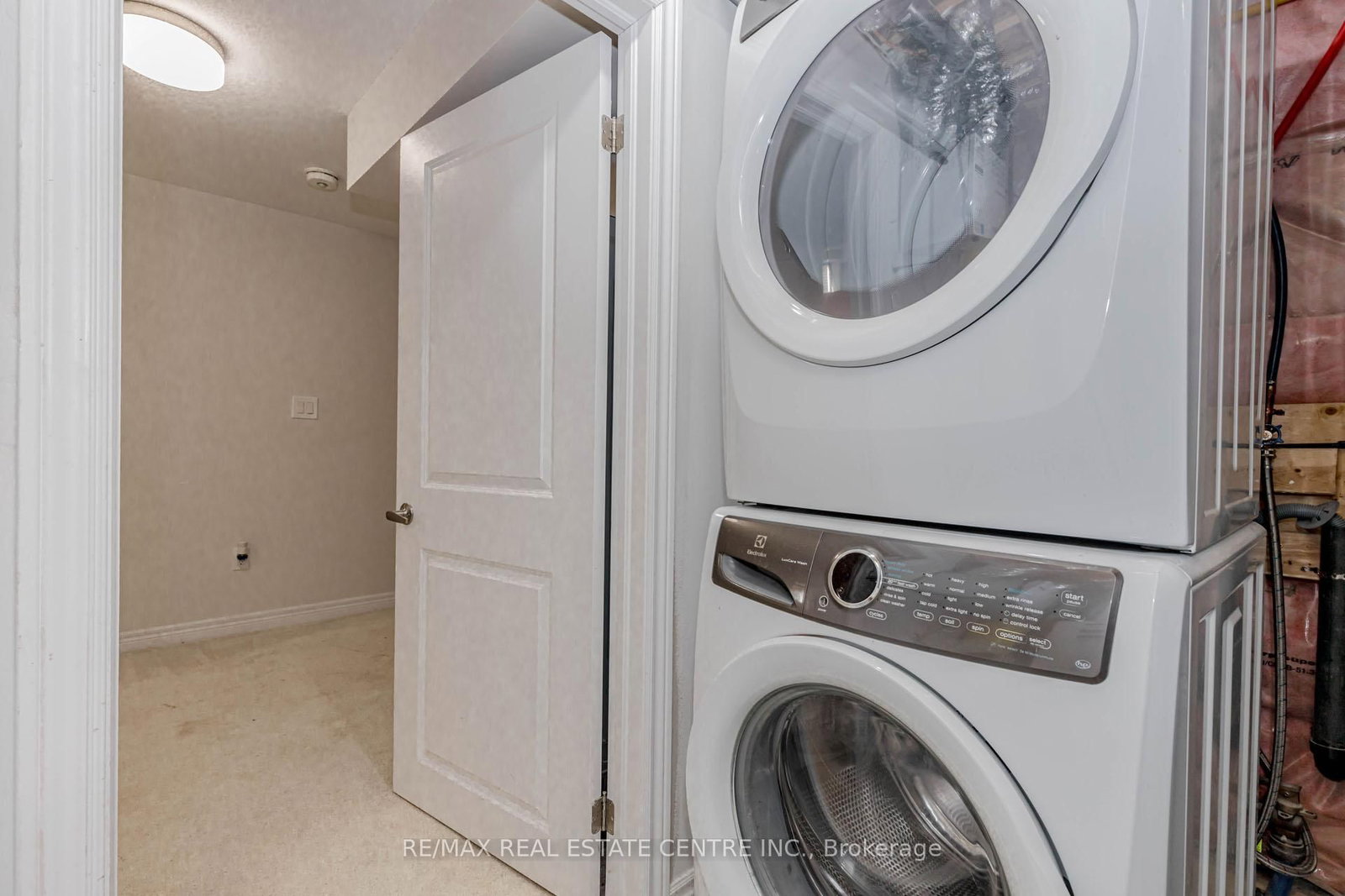 Semi-Detached House for sale at 1335 Farmstead Drive, Milton, Ontario, L9E 1K9 - Ford - MLS: W12868728