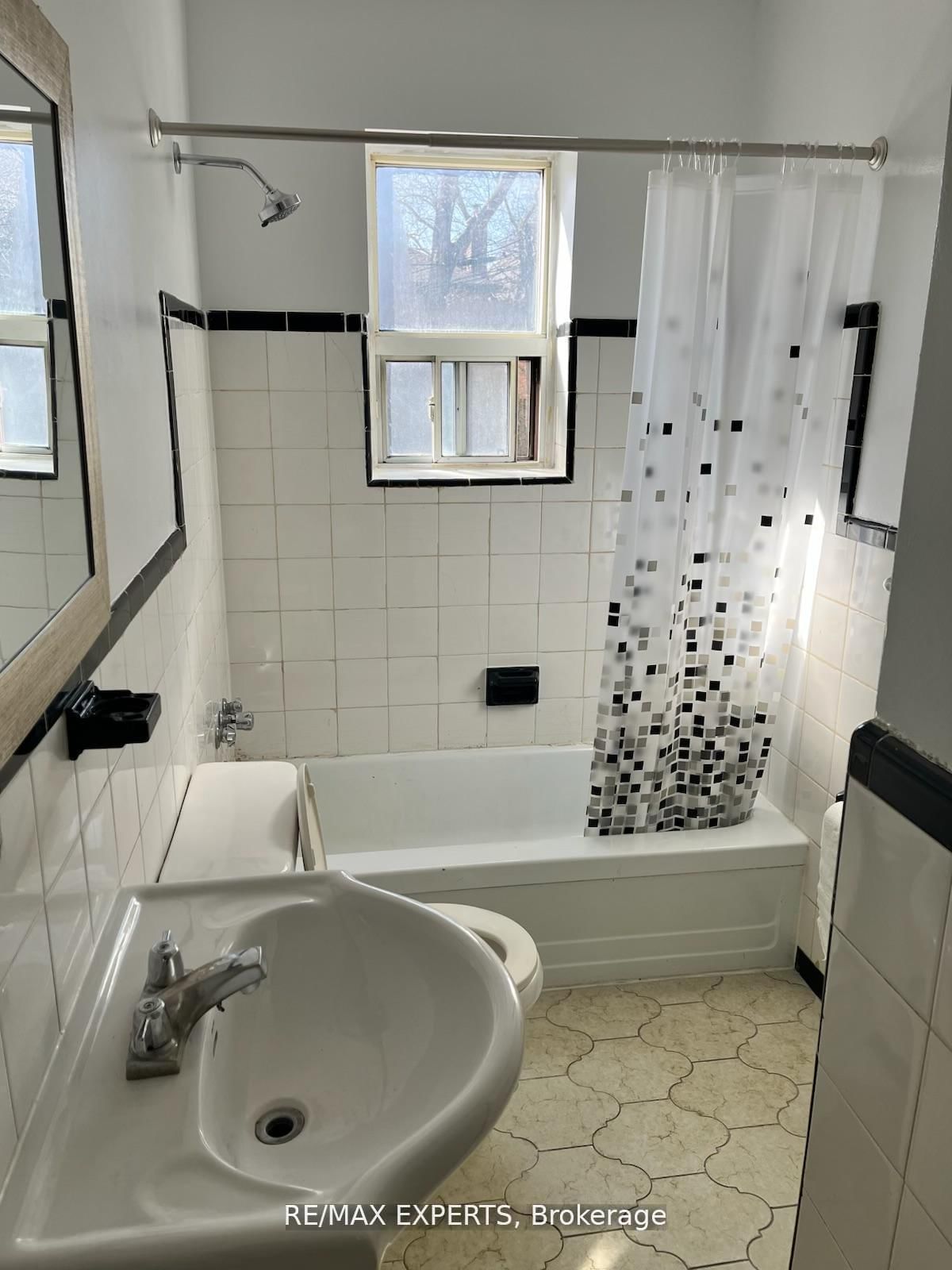 Semi-Detached House for lease at 102-3261A Lake Shore Boulevard, Toronto, Ontario, M8V 1M2 - Long Branch - MLS: W12868774