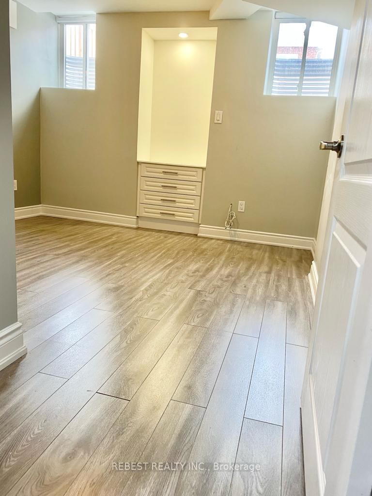 20 Isle Royal Terrace, Unit Bsmt - Photo 11