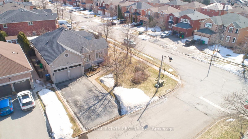 1 Kirkwood Cres, Caledon, L7C 1A5 | Image 3