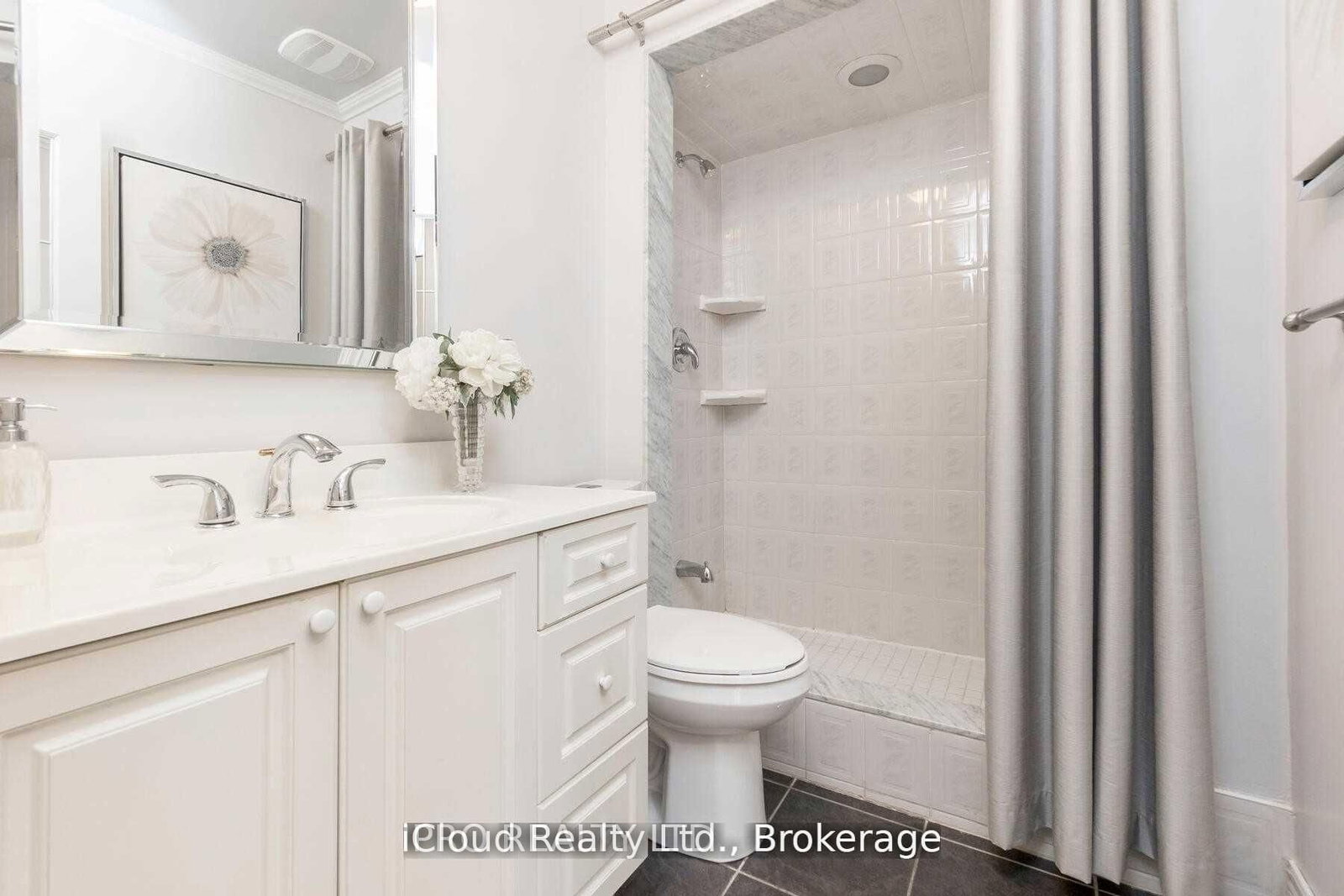 Detached House for sale at 18 Sunset Boulevard, Brampton, Ontario, L6X 1W8 - Brampton West - MLS: W12868942