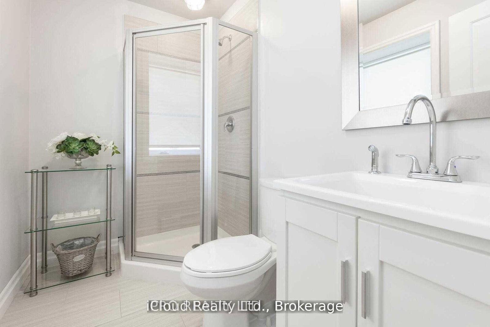 Detached House for sale at 18 Sunset Boulevard, Brampton, Ontario, L6X 1W8 - Brampton West - MLS: W12868942